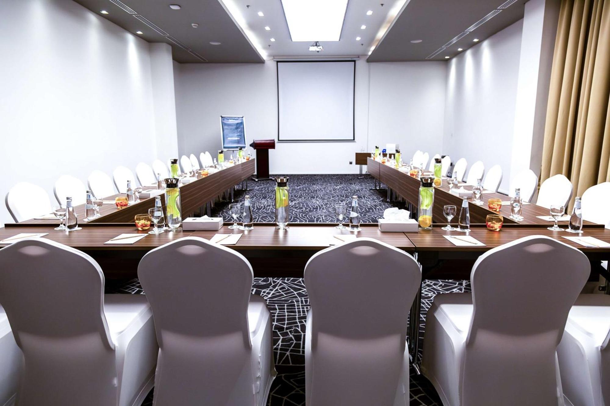 Radisson Hotel & Apartments Dammam Industrial City Extérieur photo